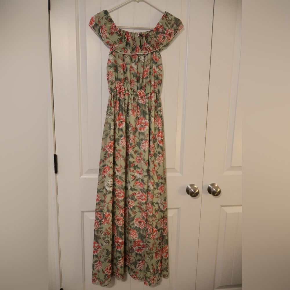 Off-Shoulder Floral Maxi Dress – Green with Red & White Flowers – Size M